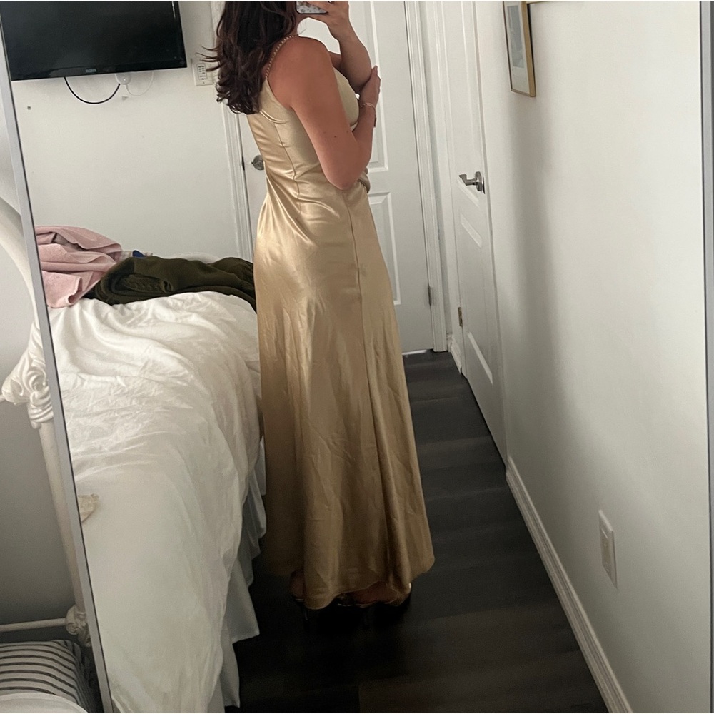 Elegant Gold Maxi Dress - Picture 2 of 4
